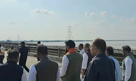 Bihar CM Surveys Flood-Hit Areas as Gandak Embankments Are Damaged — image 3